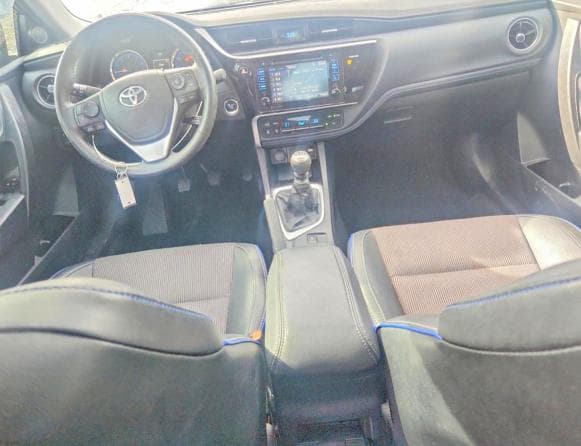 2017 TOYOTA COROLLA SE 8