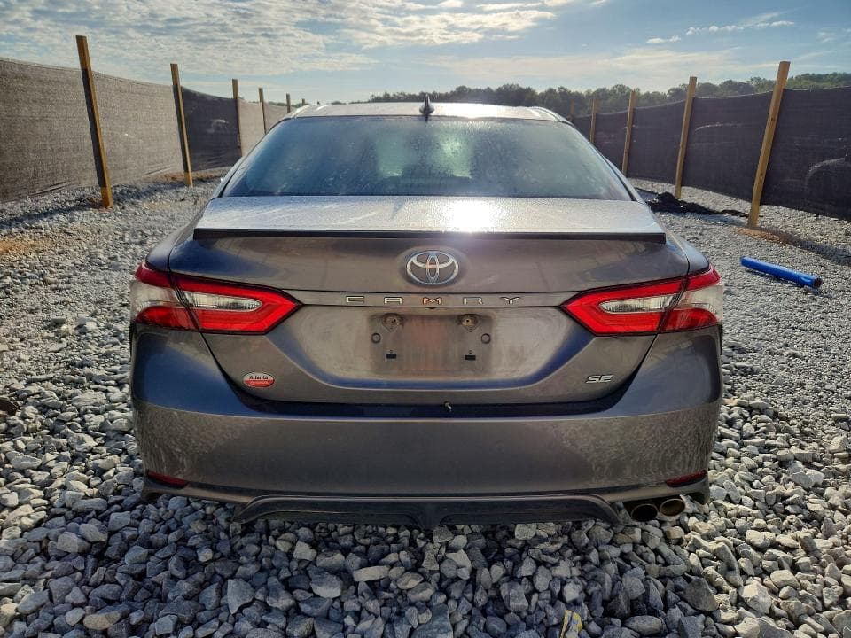 2018 TOYOTA CAMRY SE 6
