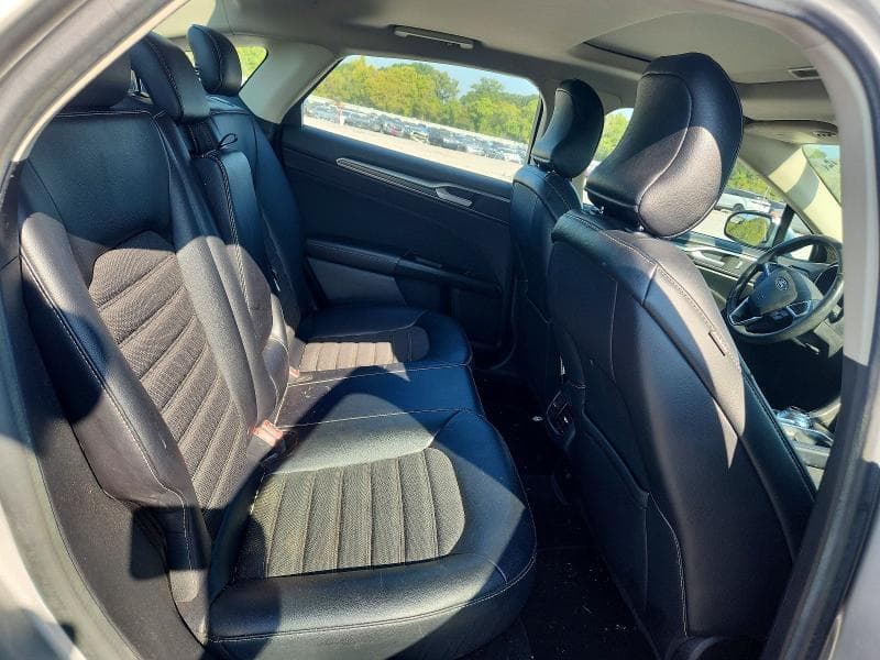 2017 FORD FUSION SE 10