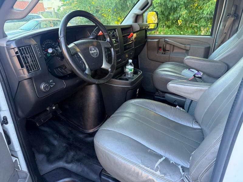 2017 GMC SAVANA G3500 5