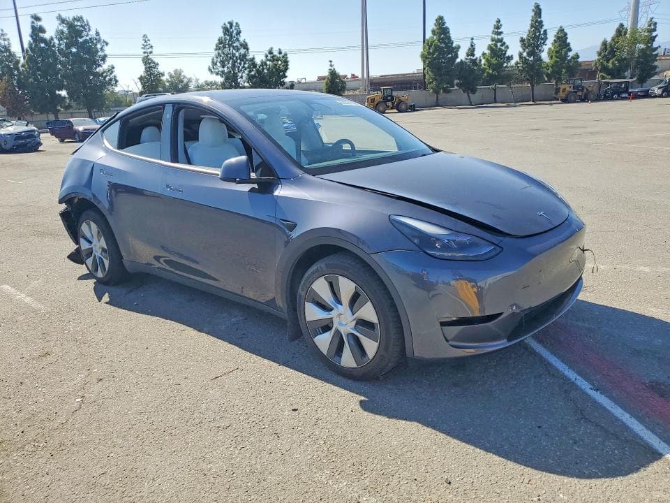 2023 TESLA MODEL Y 4