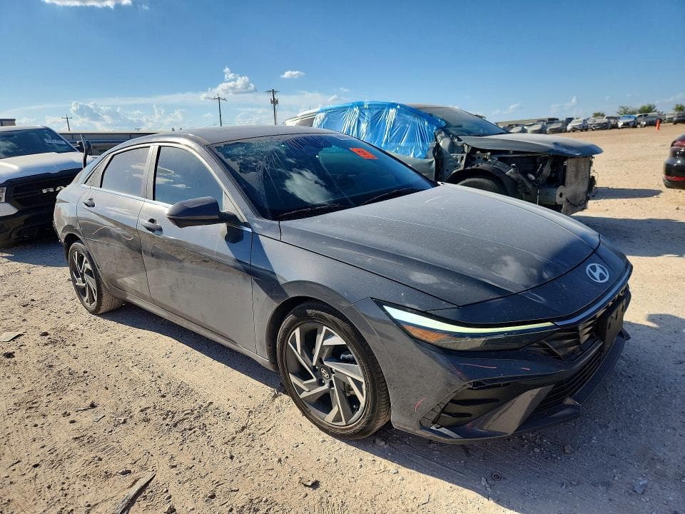 2024 HYUNDAI ELANTRA LIMITED 4