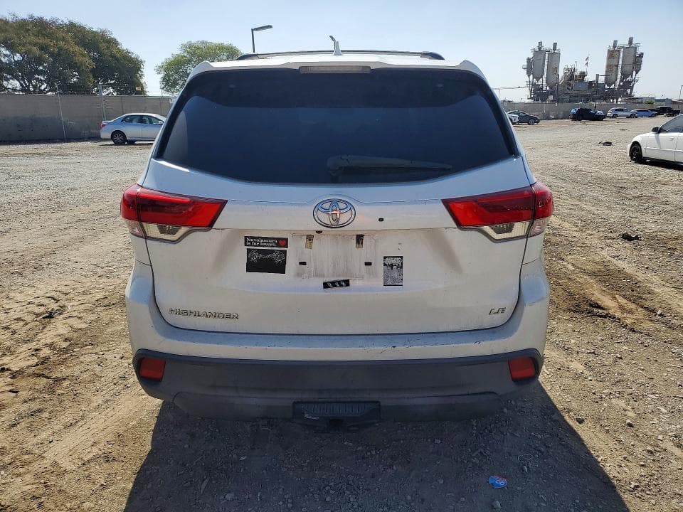 2017 TOYOTA HIGHLANDER LE PLUS 6