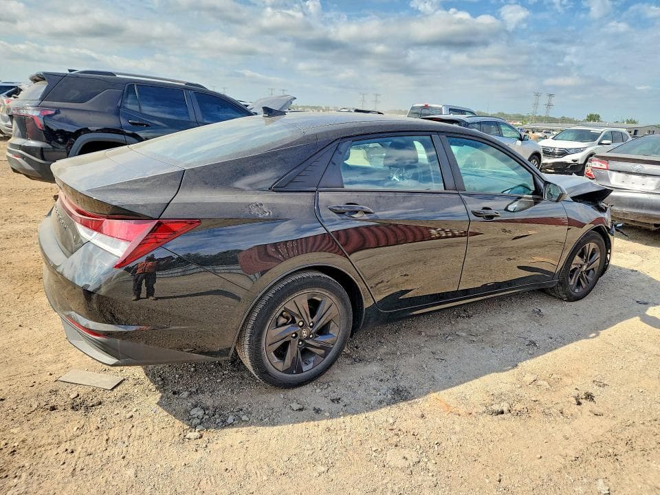 2021 HYUNDAI ELANTRA SEL 3