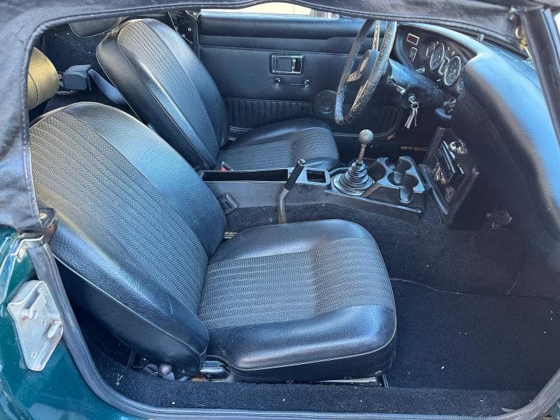 1972 MGB CONVERTABL 4- SPEED OVERDRIVE 5