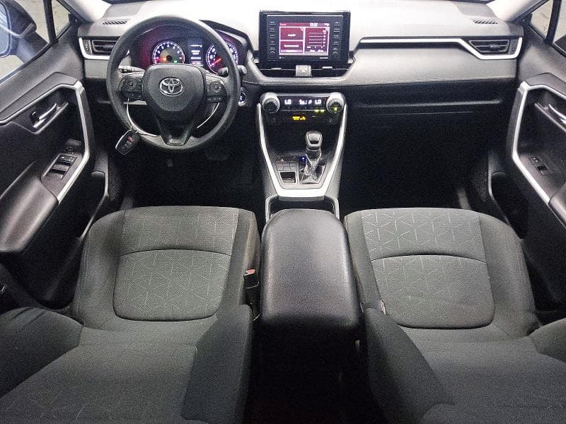 2021 TOYOTA RAV4 XLE 8