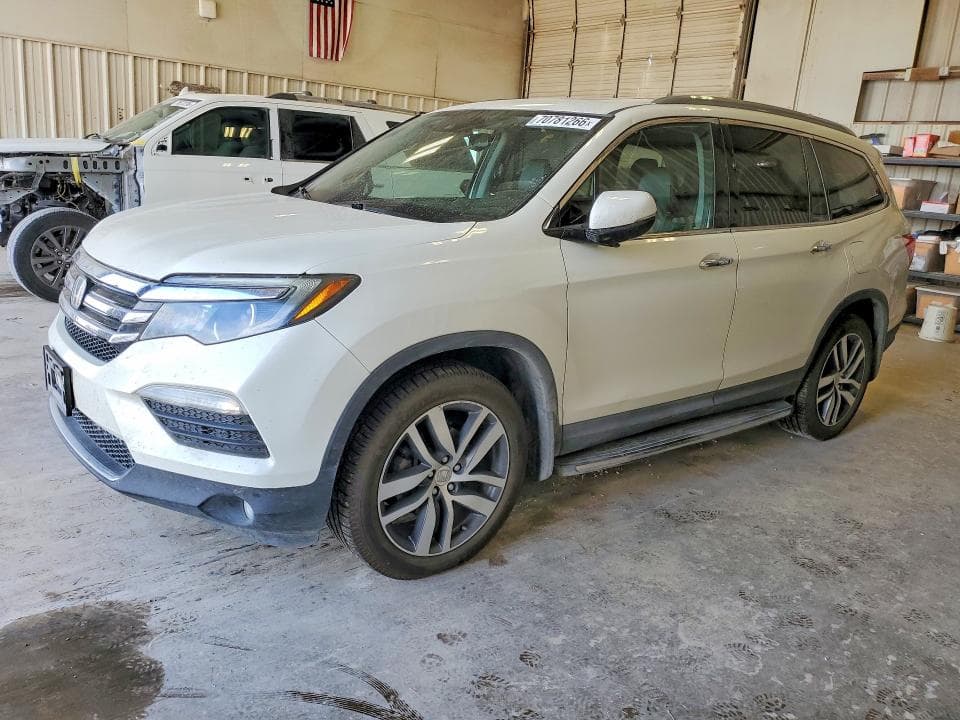 2017 HONDA PILOT TOURING - 1