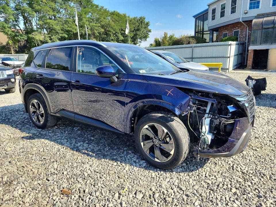 2024 NISSAN ROGUE SV 4