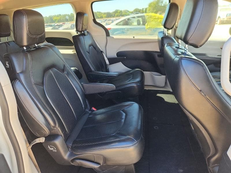 2020 CHRYSLER VOYAGER LXI 11