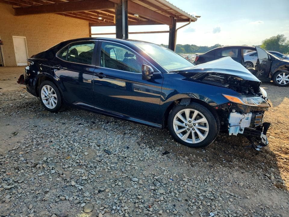 2021 TOYOTA CAMRY LE 4