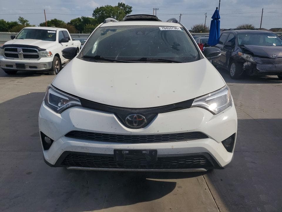 2018 TOYOTA RAV4 SE 5