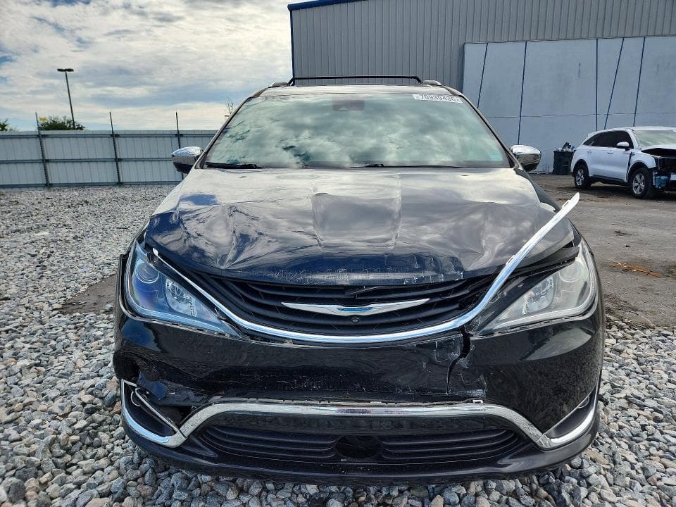 2018 CHRYSLER PACIFICA HYBRID LIMITED 5