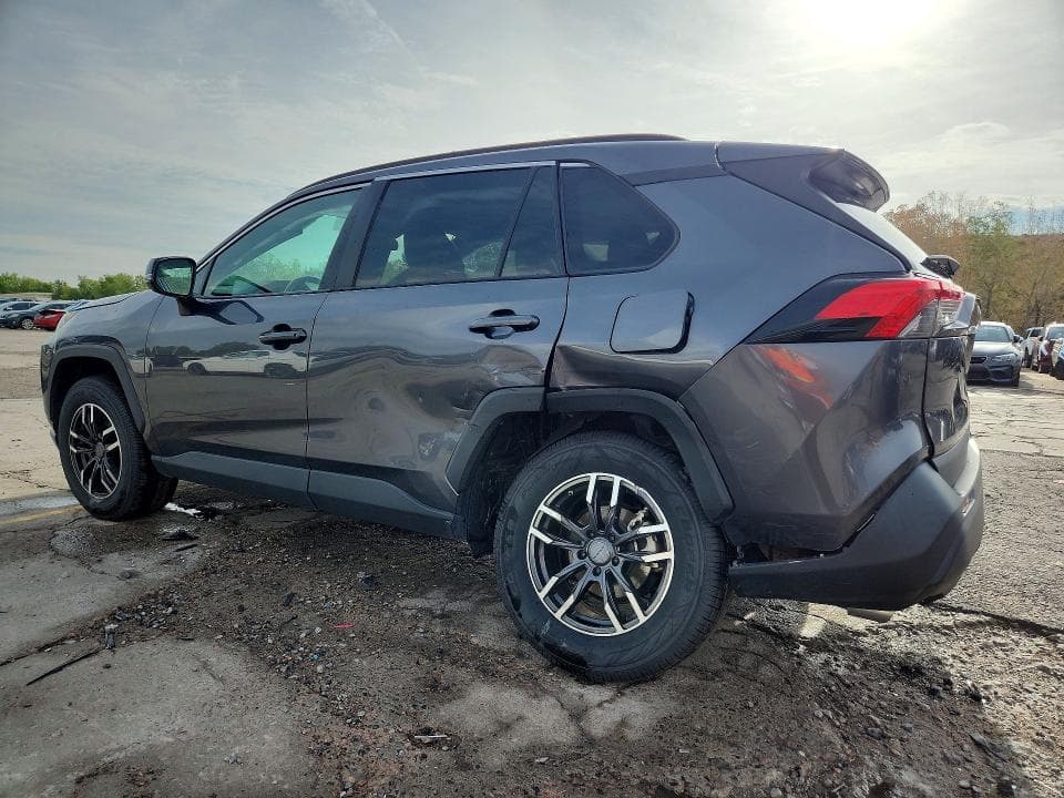 2020 TOYOTA RAV4 XLE 2