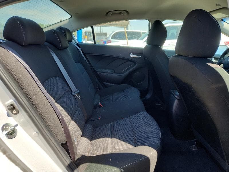 2017 KIA FORTE LX 10