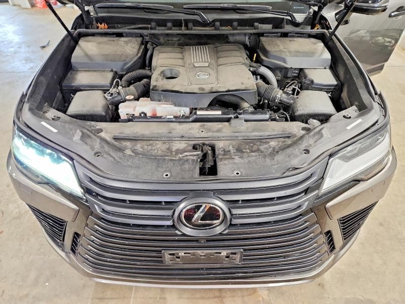 2023 LEXUS LX 600 LUXURY 12