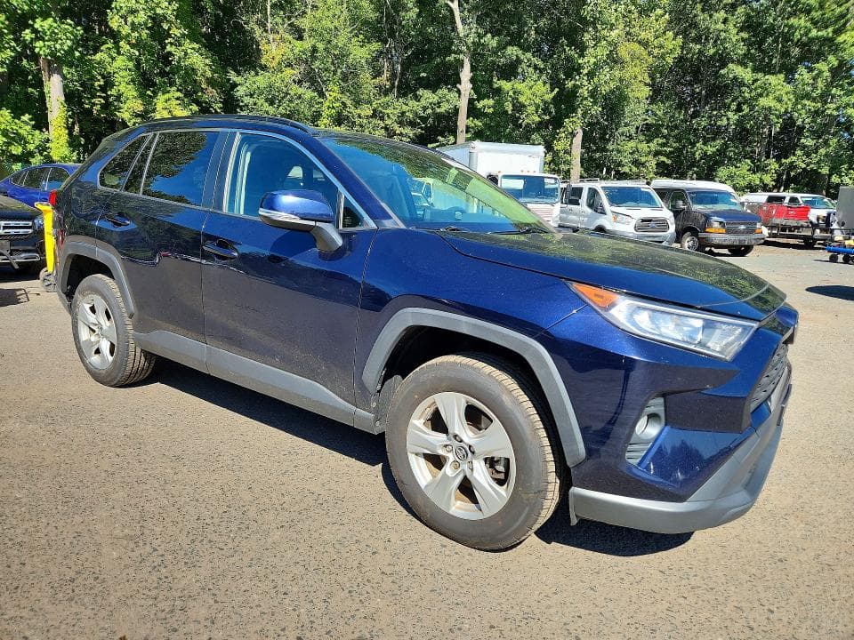 2019 TOYOTA RAV4 XLE 4