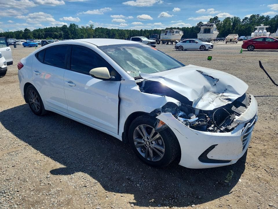 2017 HYUNDAI ELANTRA SE 4