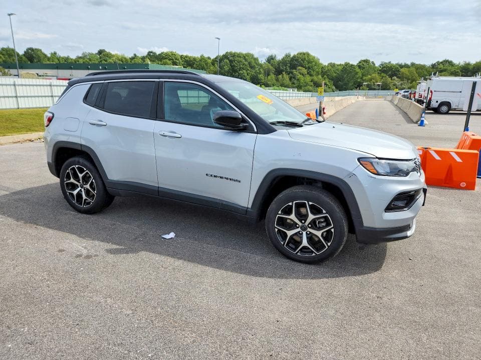 2025 JEEP COMPASS LIMITED 4