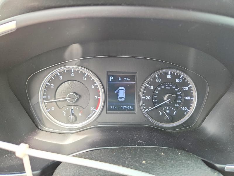 2019 HYUNDAI SANTA FE SE 9
