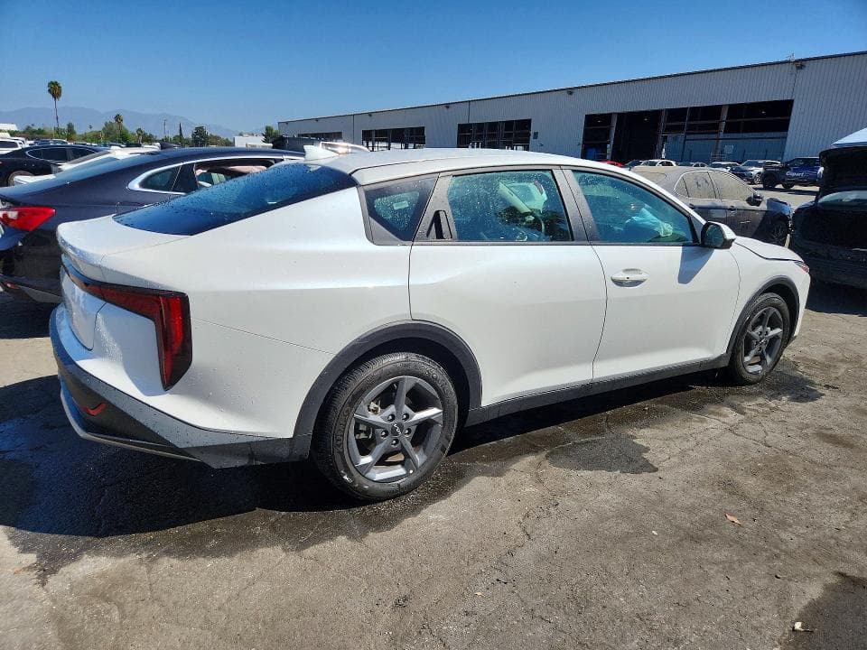 2025 KIA K4 LXS 3
