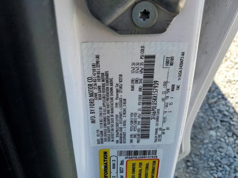 2019 FORD FUSION SE 12