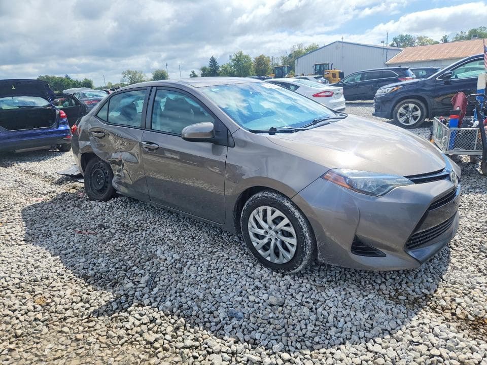 2017 TOYOTA COROLLA LE 4