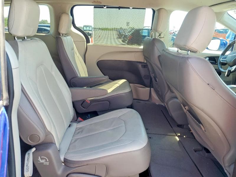 2019 CHRYSLER PACIFICA TOURING L 11