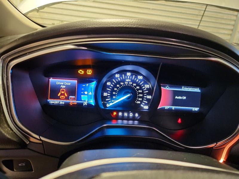 2017 FORD FUSION SE 9