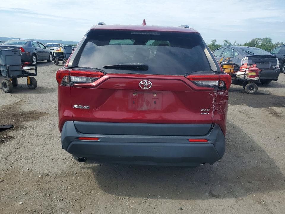 2020 TOYOTA RAV4 XLE 6
