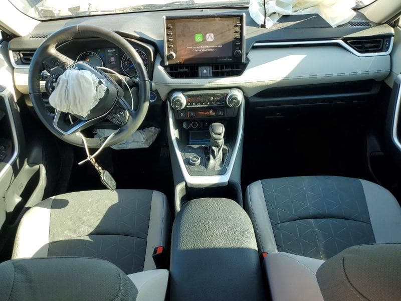 2022 TOYOTA RAV4 XLE 8