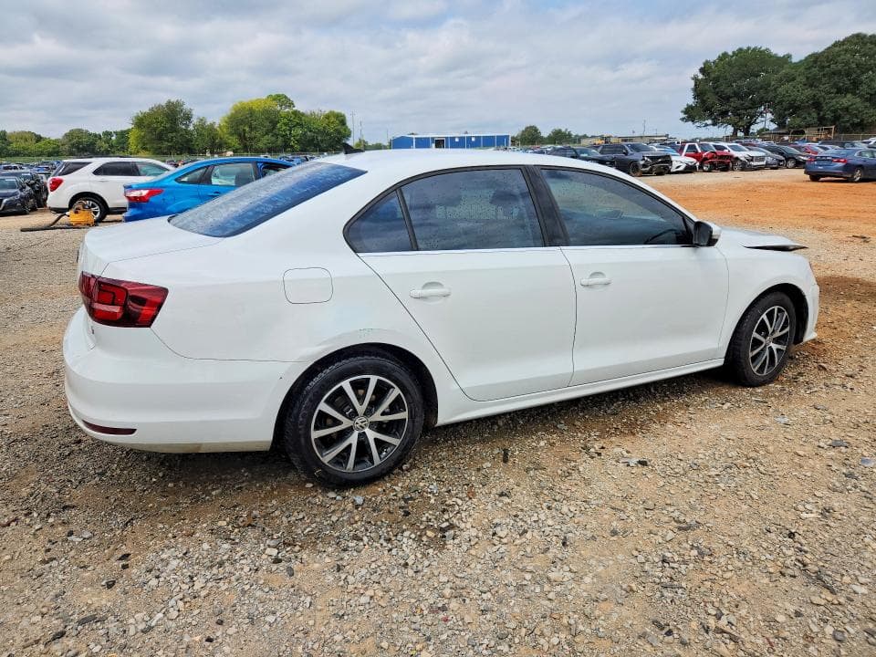 2017 VOLKSWAGEN JETTA SE 3