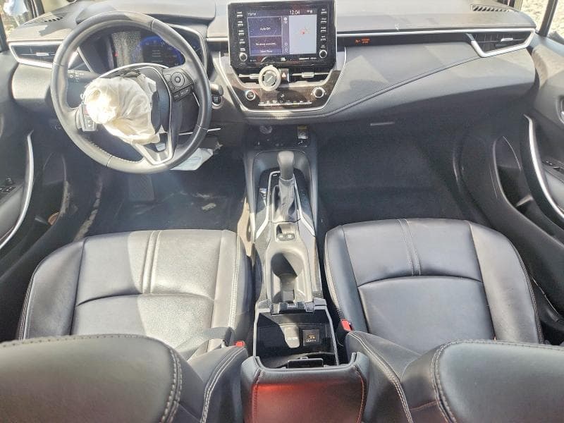 2021 TOYOTA COROLLA XLE 8
