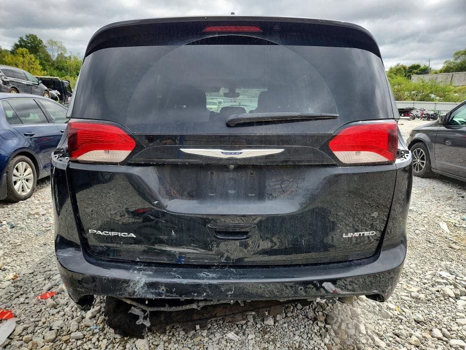 2018 CHRYSLER PACIFICA LIMITED 6