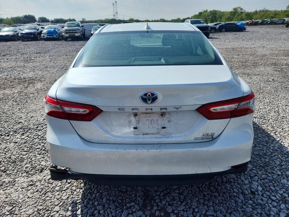 2020 TOYOTA CAMRY XLE 6