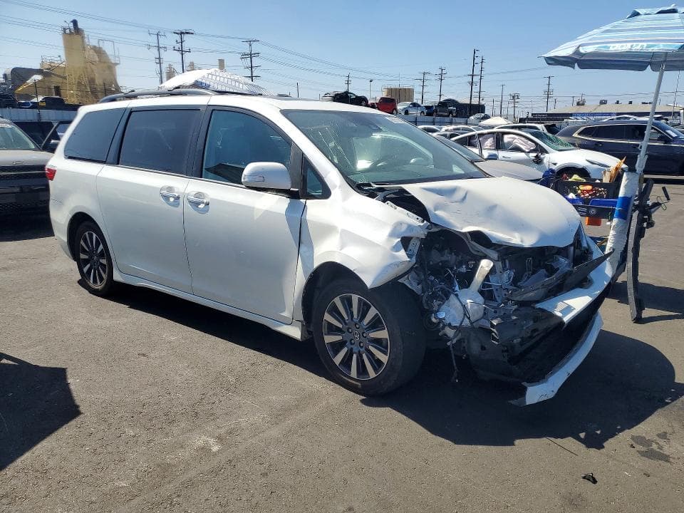 2019 TOYOTA SIENNA LIMITED PREMIUM 7-PASSENGER 4