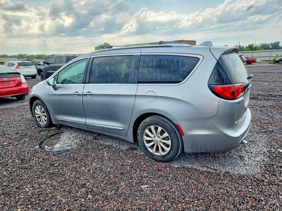 2020 CHRYSLER PACIFICA TOURING L 2