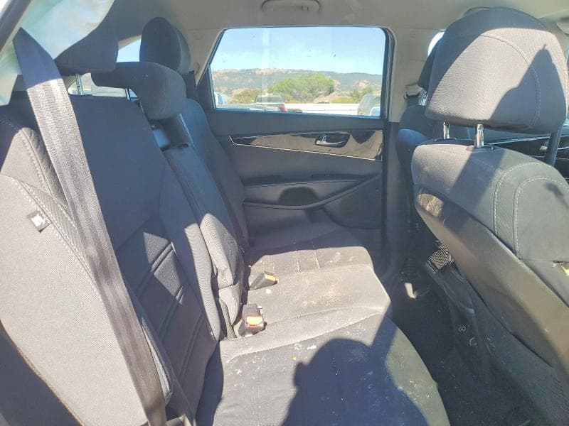 2017 KIA SORENTO LX 11