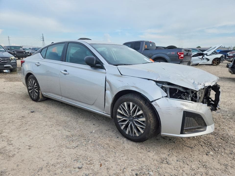 2024 NISSAN ALTIMA SV 4