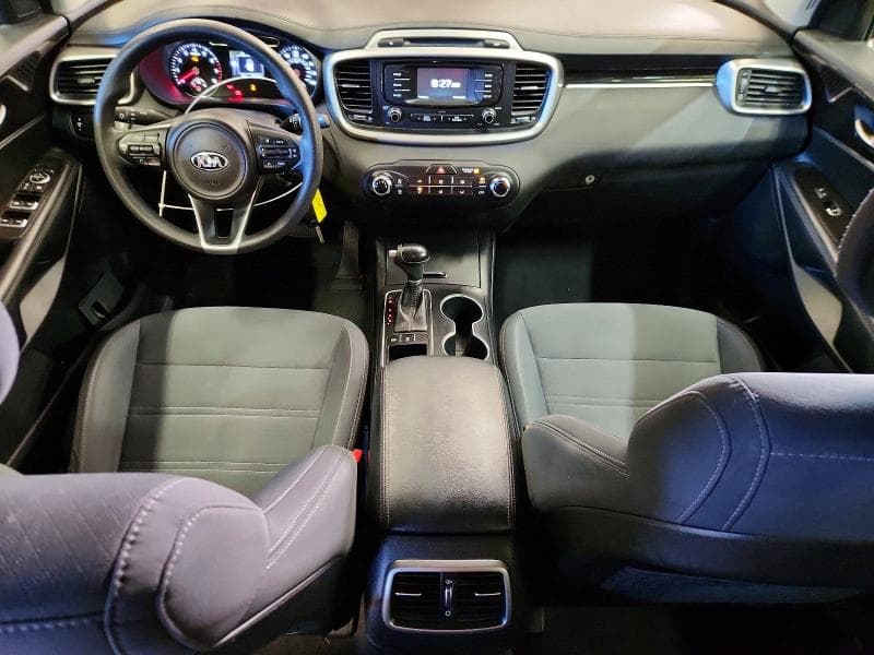 2017 KIA SORENTO LX V6 8