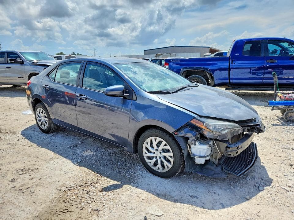 2017 TOYOTA COROLLA LE 4