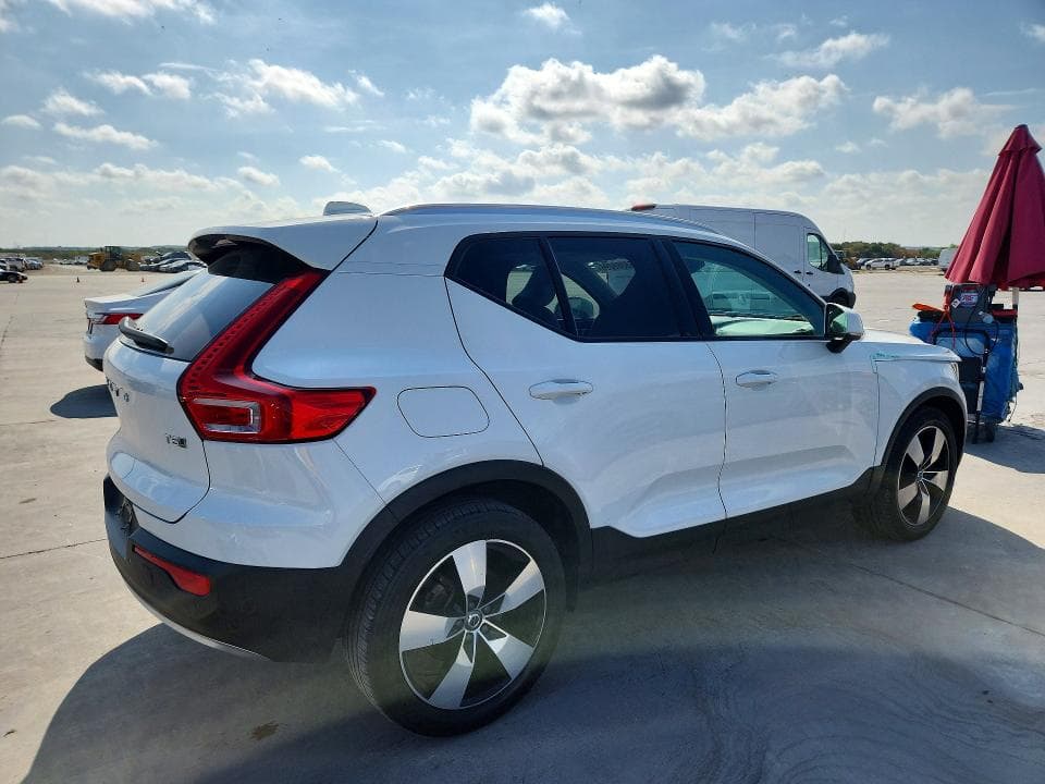 2019 VOLVO XC40 T5 MOMENTUM 3