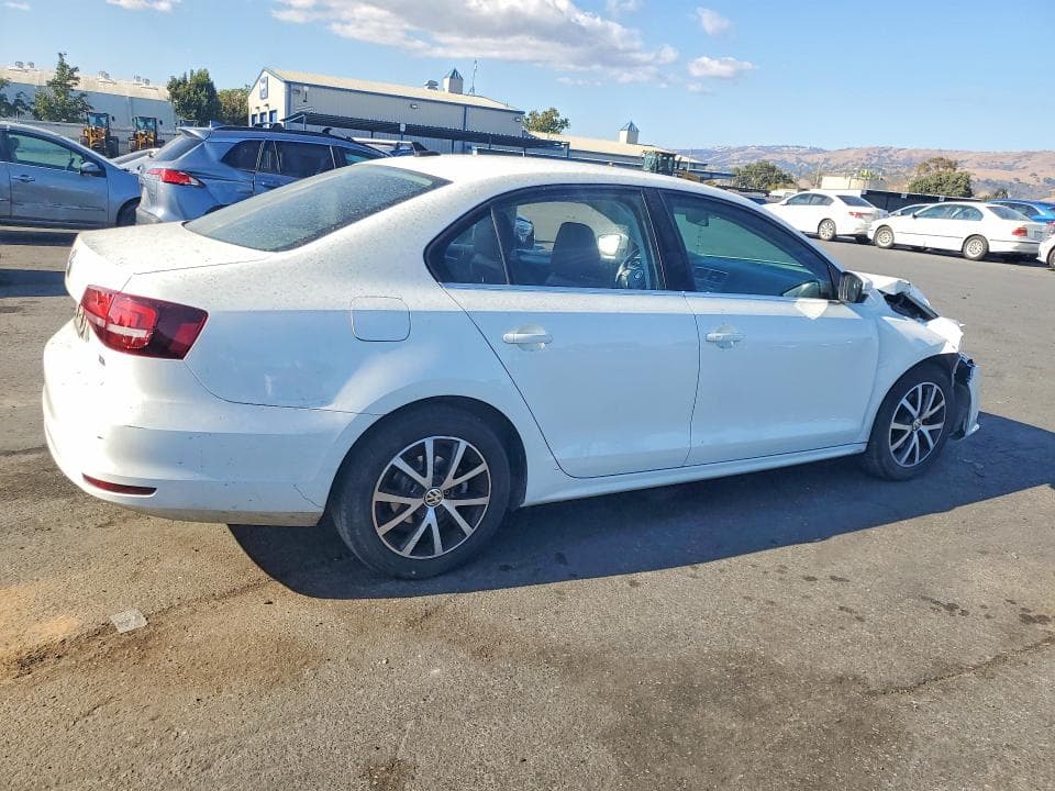 2017 VOLKSWAGEN JETTA SE 3