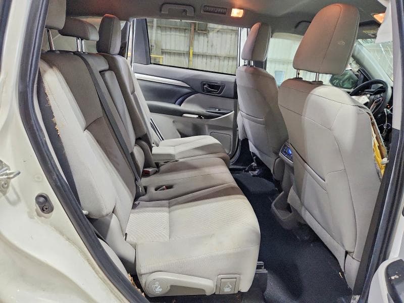 2019 TOYOTA HIGHLANDER LE 10