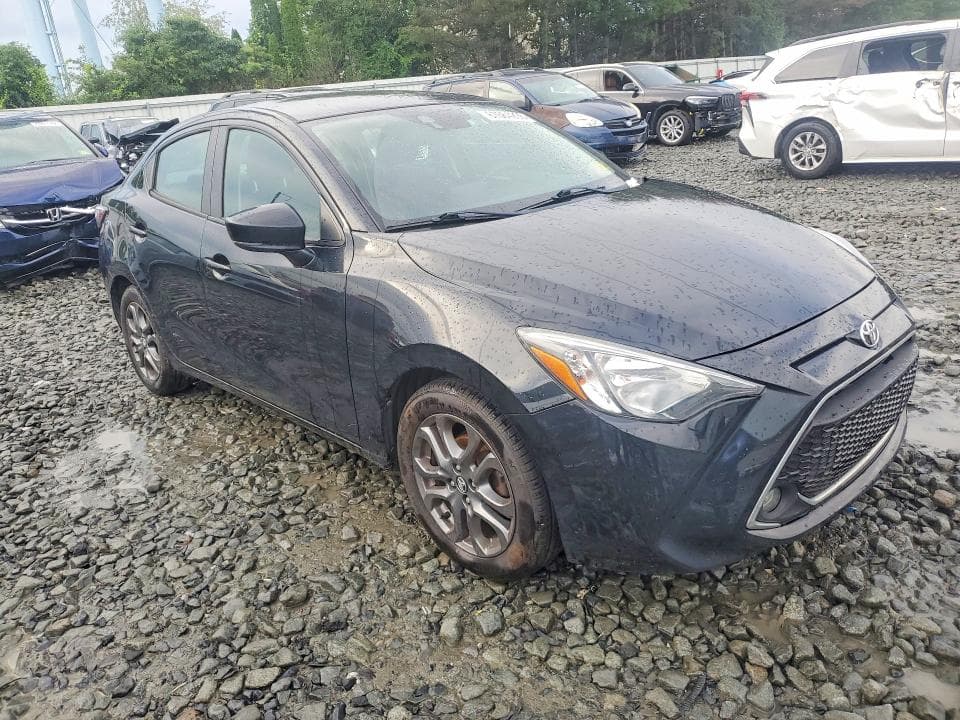 2019 TOYOTA YARIS LE 4