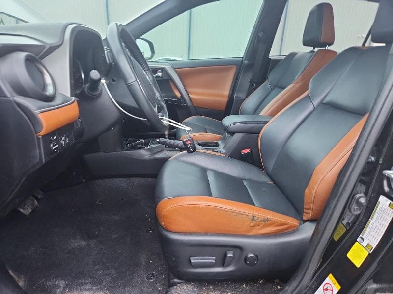 2017 TOYOTA RAV4 SE 7