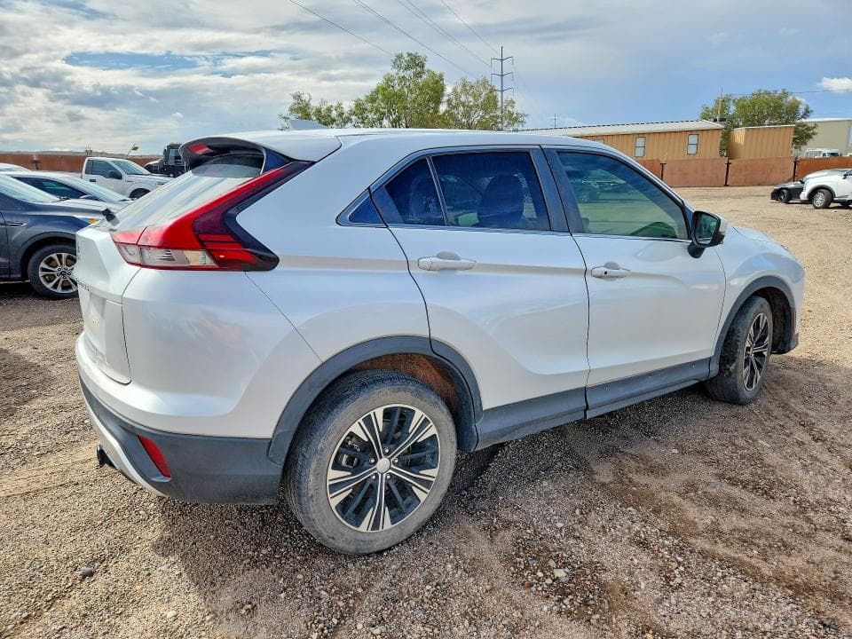 2022 MITSUBISHI ECLIPSE CROSS SE 3