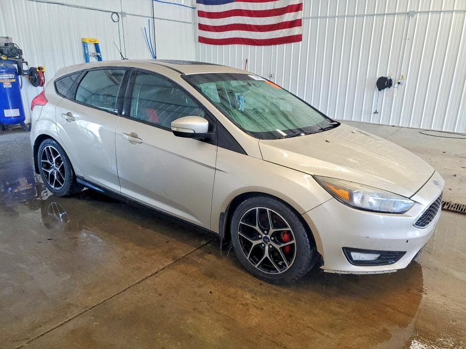 2017 FORD FOCUS SEL 4