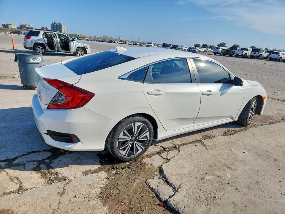 2018 HONDA CIVIC EX 3