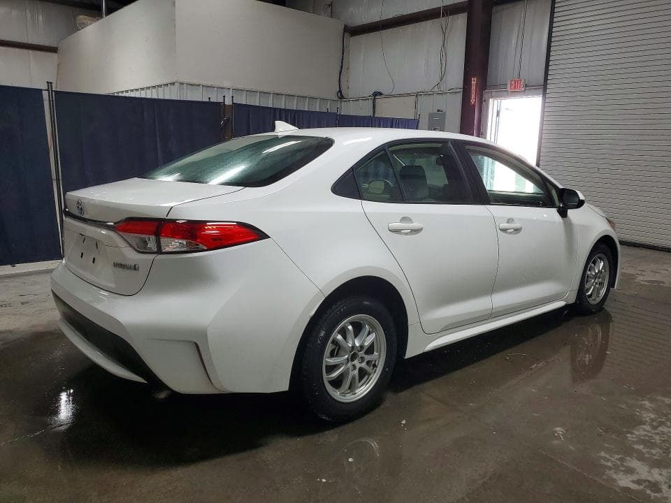 2022 TOYOTA COROLLA LE 3