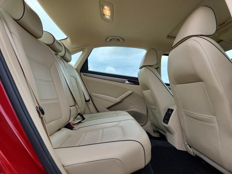 2017 VOLKSWAGEN PASSAT SE 10